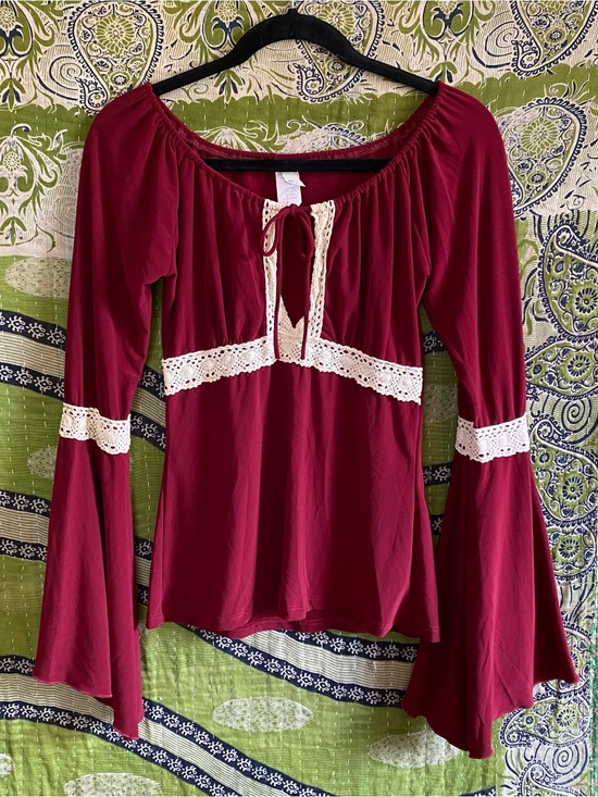 Kiwi Tops - Vintage Y2K Kiwi Maroon Whimsical Renaissance Peasant Fairycore Blouse Medium